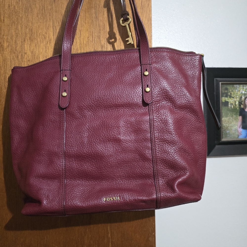 Fossil Women's Deep Red Leather Tote